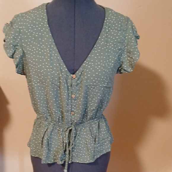 Green Flutter Sleeve Ruffled Blouse with Tie Front - Picture 2 of 4